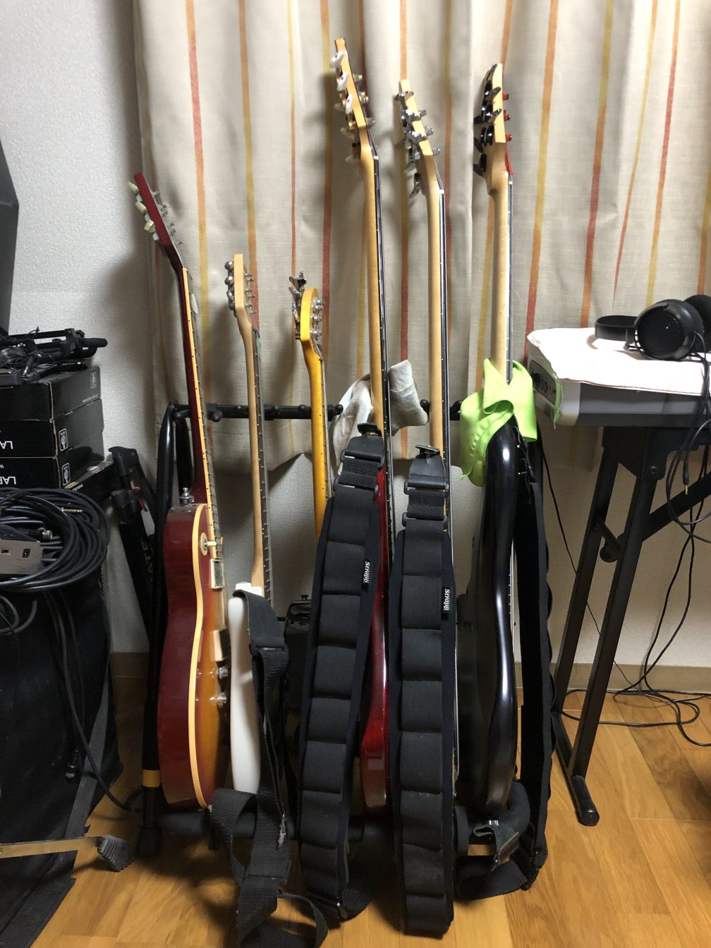 楽器スタンド。6本格納。