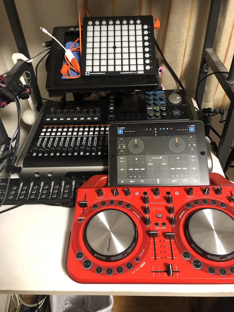 ターンテーブル