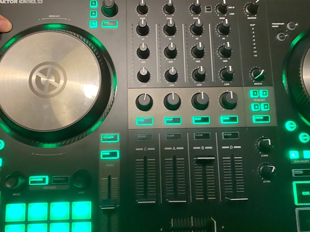 TRAKTOR KONTROL S2 MK3 DJコントローラー(箱/コード有) DJ機材
